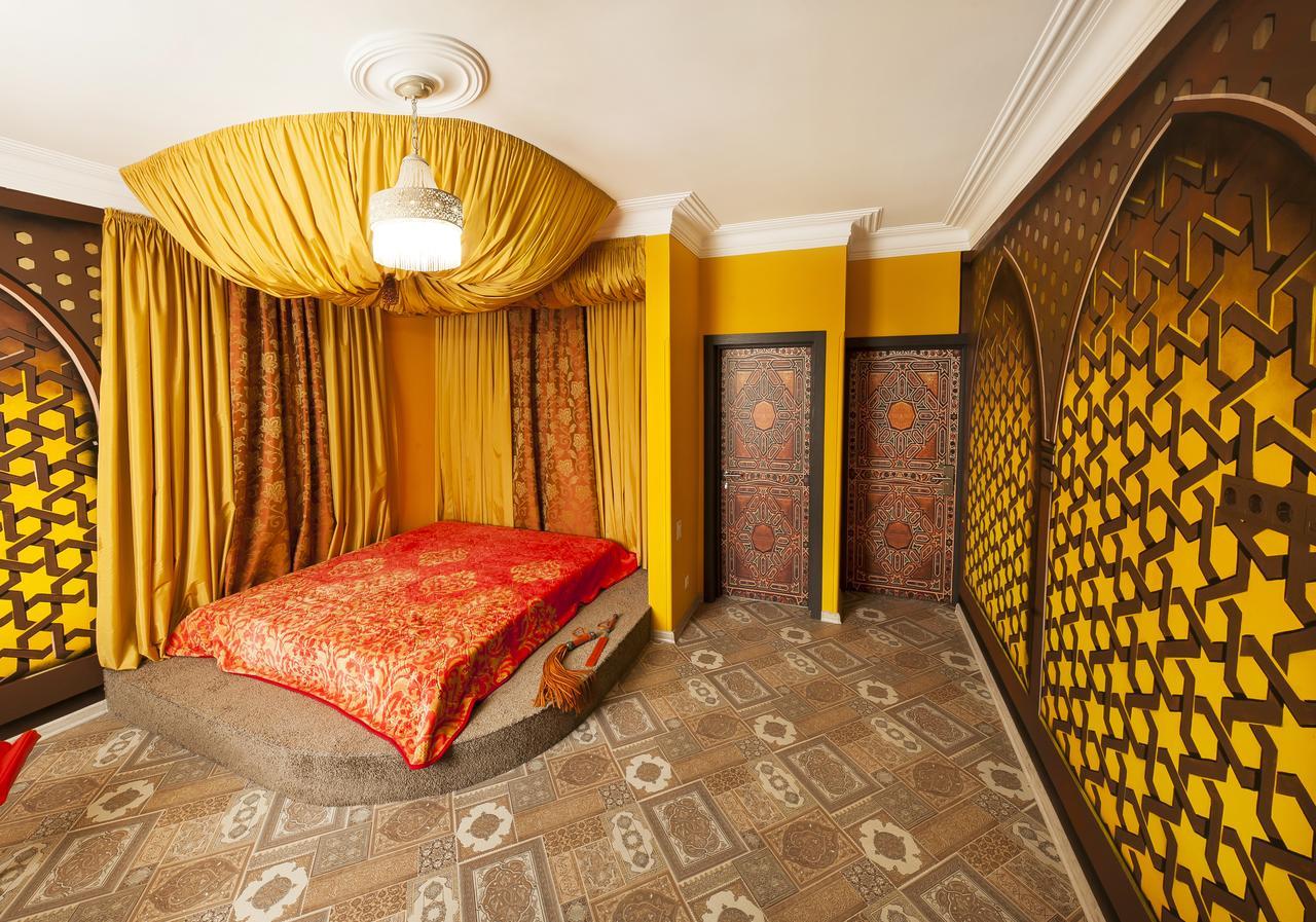 Dating Hotel Cherry Twins (Adults Only) Kiev Eksteriør billede