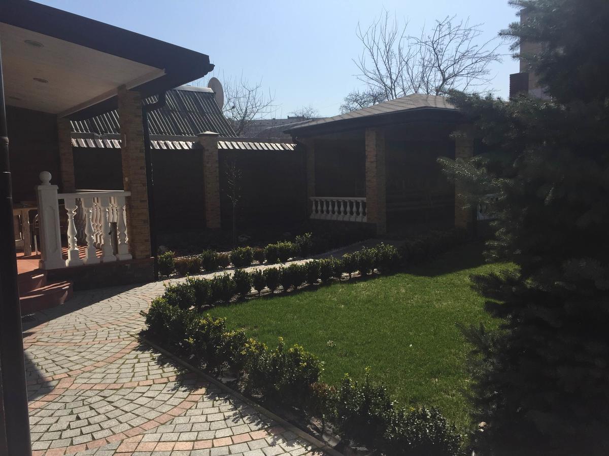 Dating Hotel Cherry Twins (Adults Only) Kiev Eksteriør billede